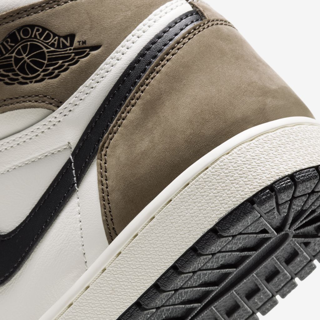 Nike Air Jordan 1 High "Dark Mocha"