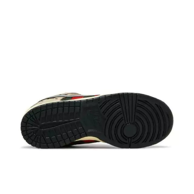 Nike SB Dunk Low "Freddy Krueger"