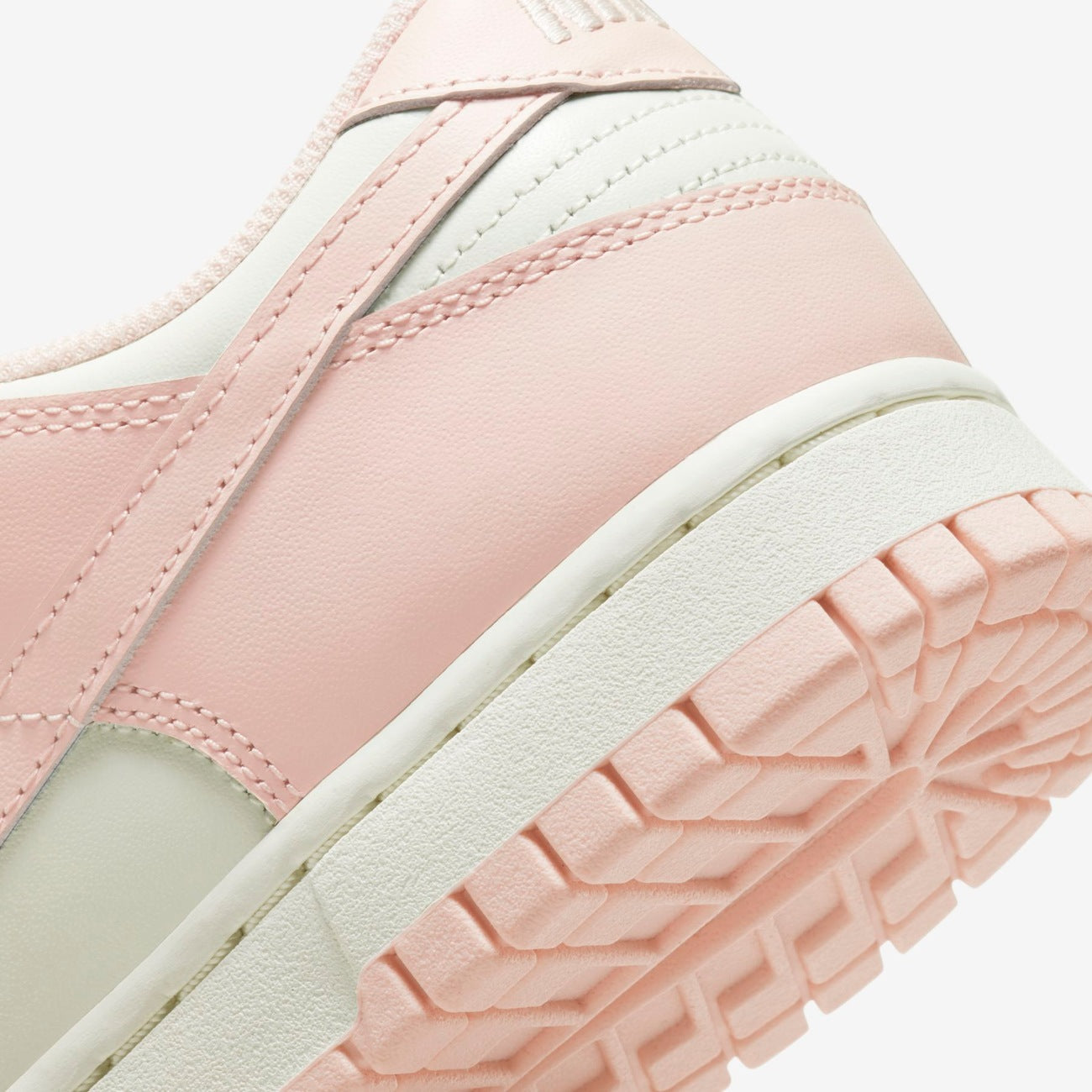 Nike Dunk Low "Orange Pearl"