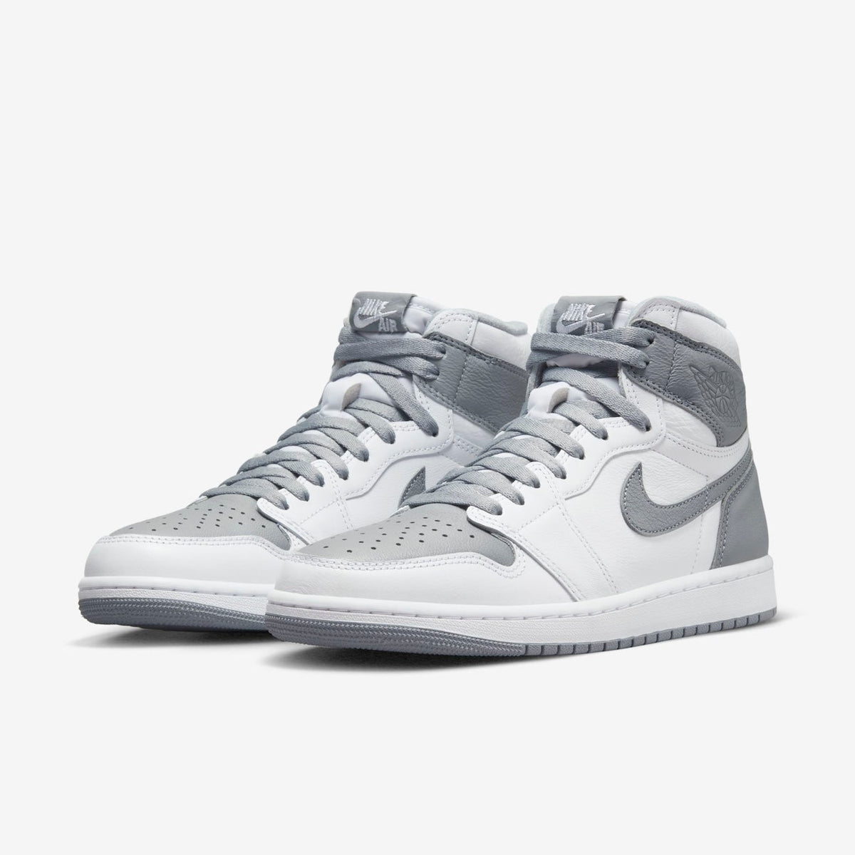Nike Air Jordan 1 Retro High OG "Stealth"