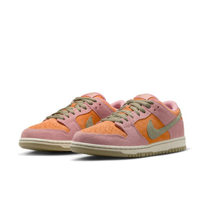 Nike SB Dunk Low "Red Stardust"