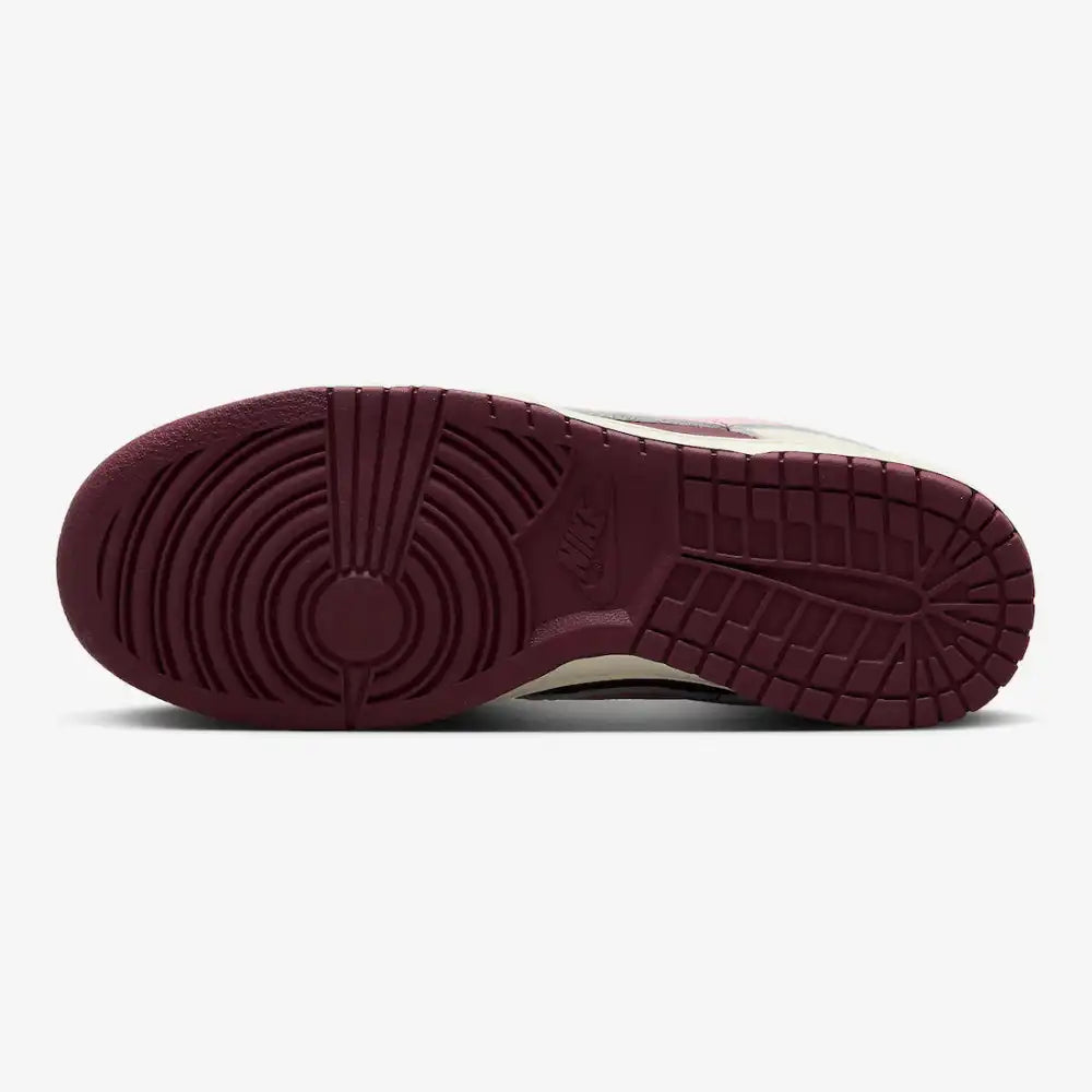 Nike Dunk Low ''PRM Valentine's Day''