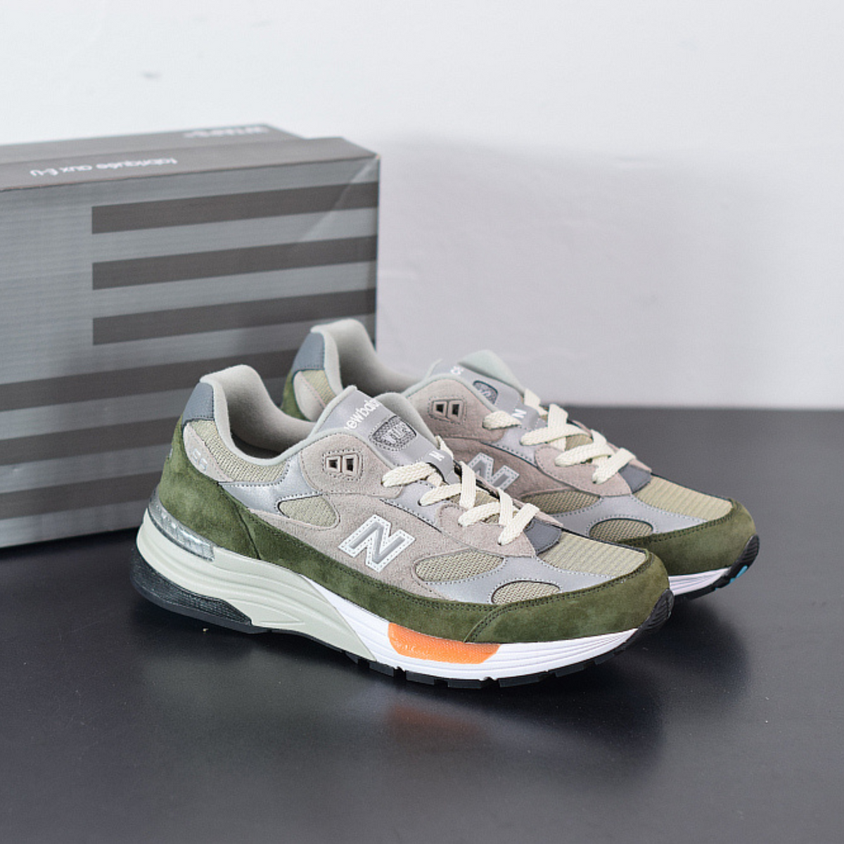 New Balance M992WT