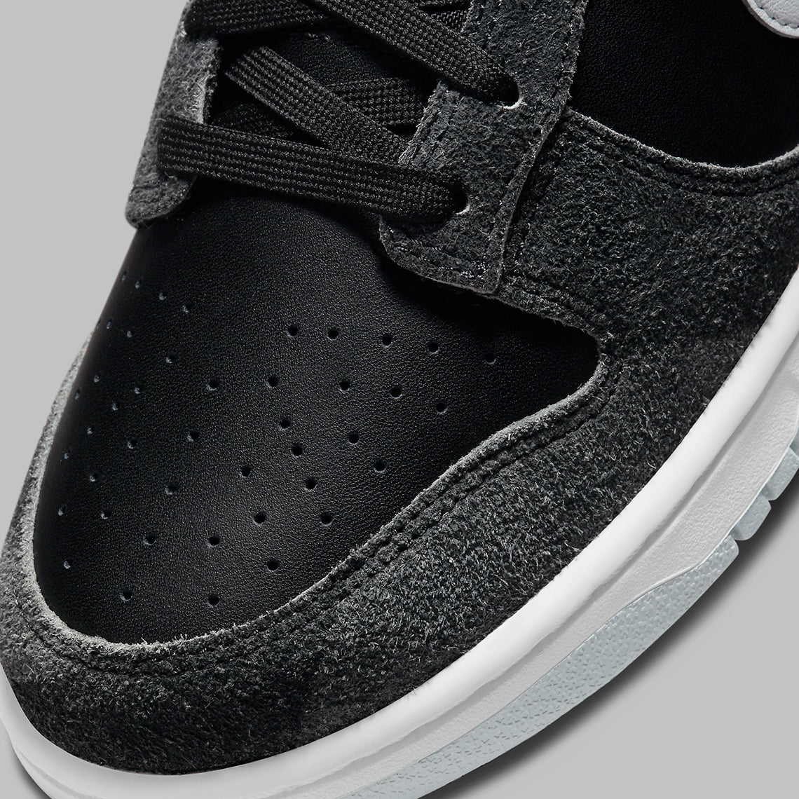Nike Dunk Low Pure Platinum “Zebra”