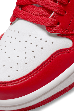 WMNS Nike Jordan 1 Retro High "Varsity Red"